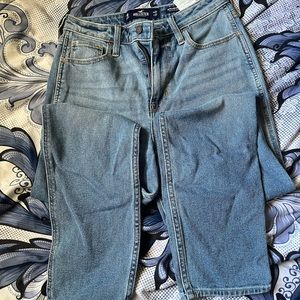 NEW Hollister Mom Jeans Size 5R High Waist